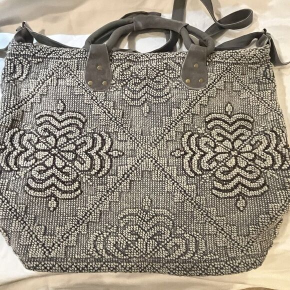 Lovestitch XL Graphic Gray Beaded Elegance Travel Weekender Tote Boho One Size